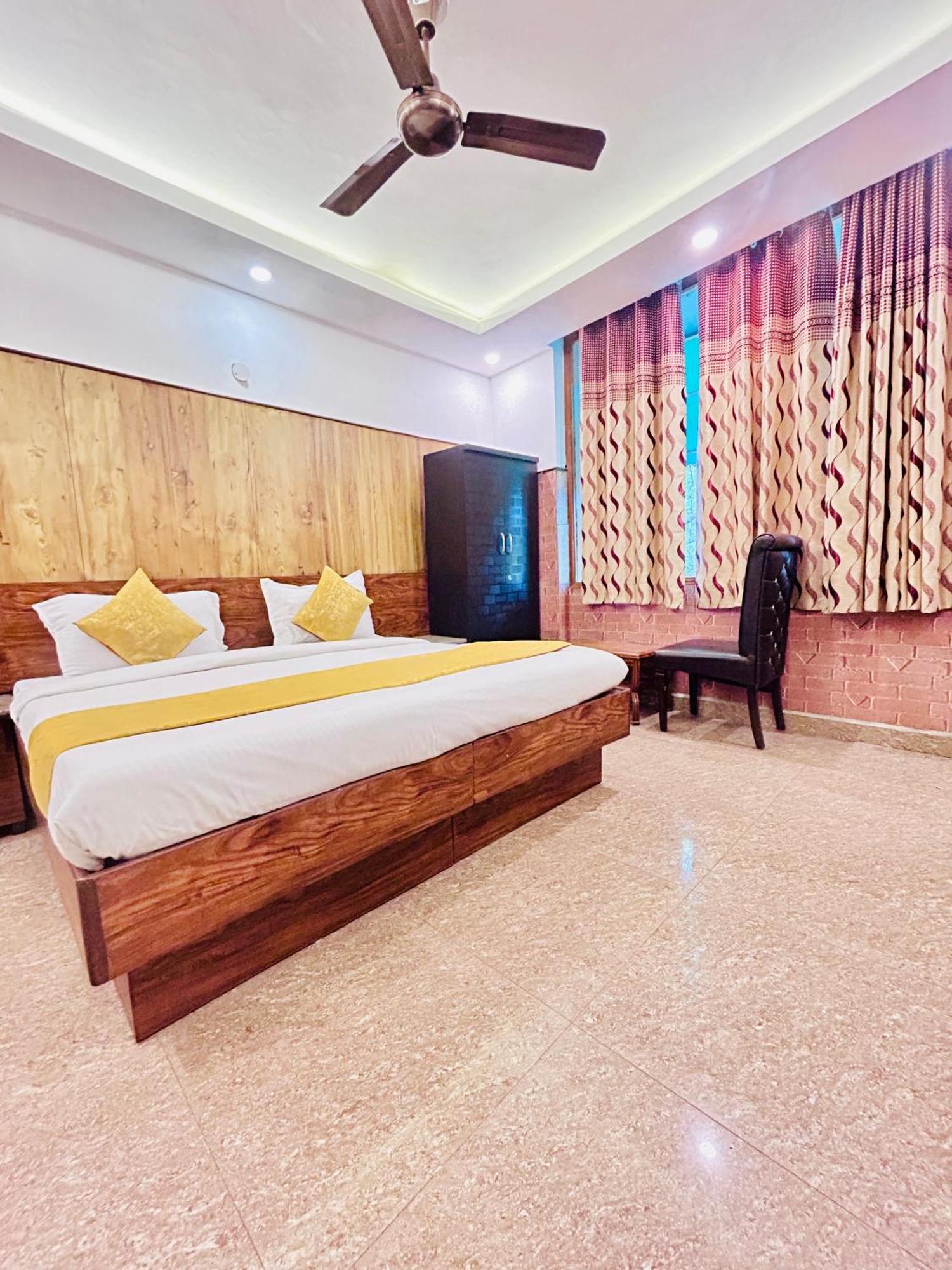 Hotel Satwah Home Stay Just 10 Minute Away Form Nizamuddin Railway Station New Delhi Exterior photo