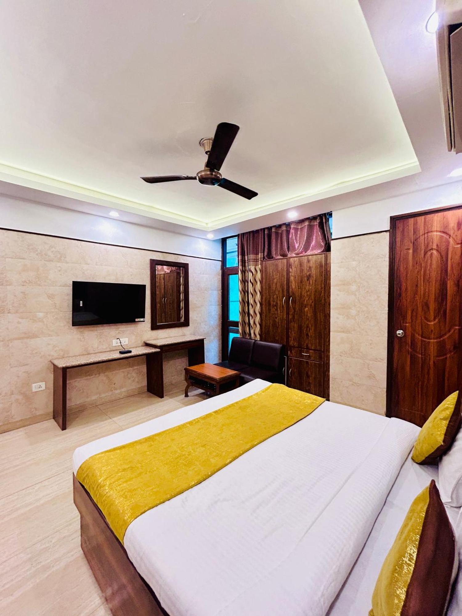 Hotel Satwah Home Stay Just 10 Minute Away Form Nizamuddin Railway Station New Delhi Exterior photo
