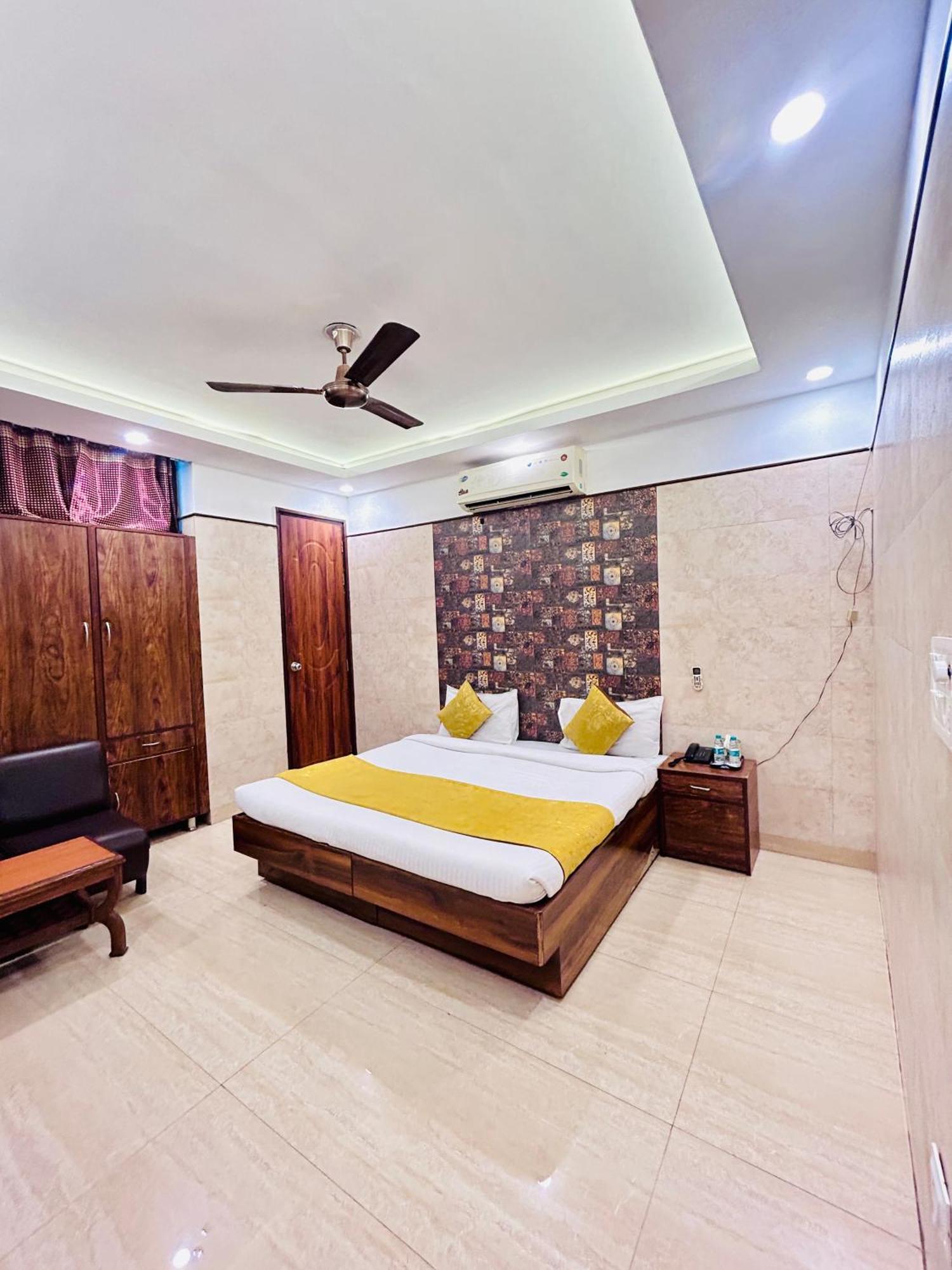 Hotel Satwah Home Stay Just 10 Minute Away Form Nizamuddin Railway Station New Delhi Exterior photo