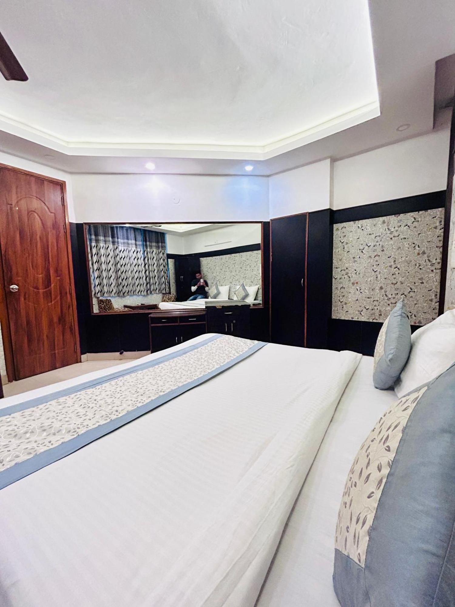 Hotel Satwah Home Stay Just 10 Minute Away Form Nizamuddin Railway Station New Delhi Exterior photo